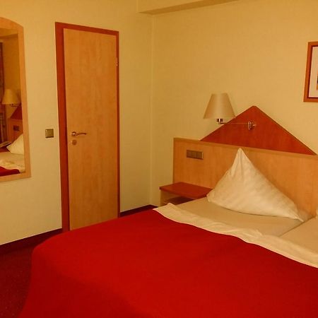 Abant Hotel Frankfurt オーベルツハウゼン エクステリア 写真