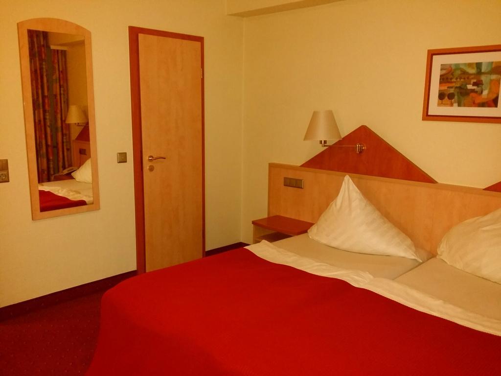 Abant Hotel Frankfurt オーベルツハウゼン エクステリア 写真