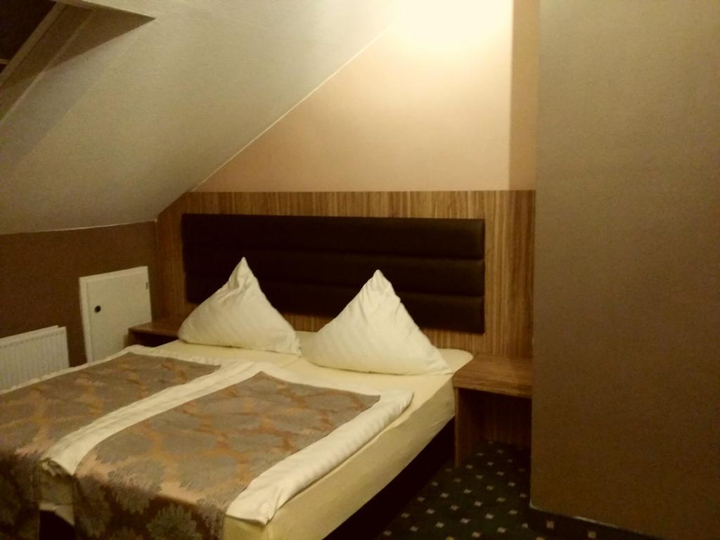 Abant Hotel Frankfurt オーベルツハウゼン エクステリア 写真