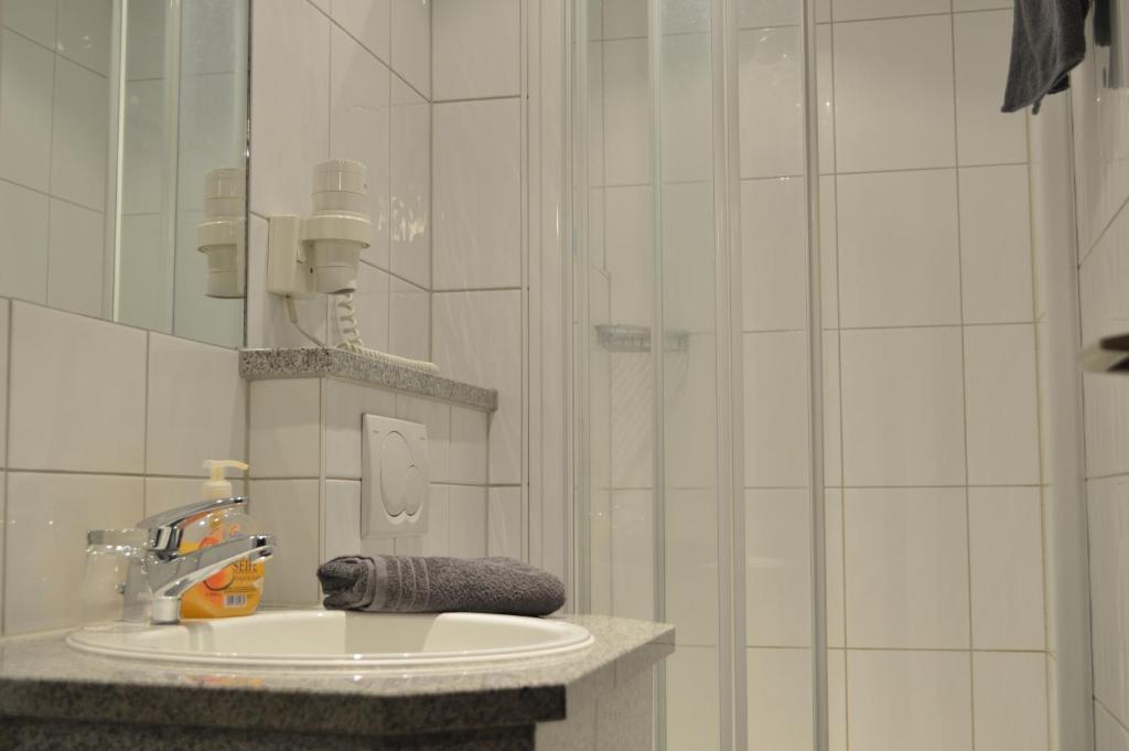 Abant Hotel Frankfurt オーベルツハウゼン 部屋 写真