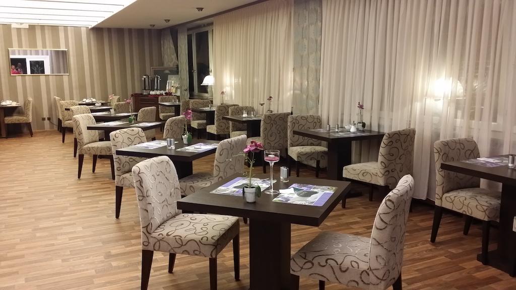 Abant Hotel Frankfurt オーベルツハウゼン エクステリア 写真